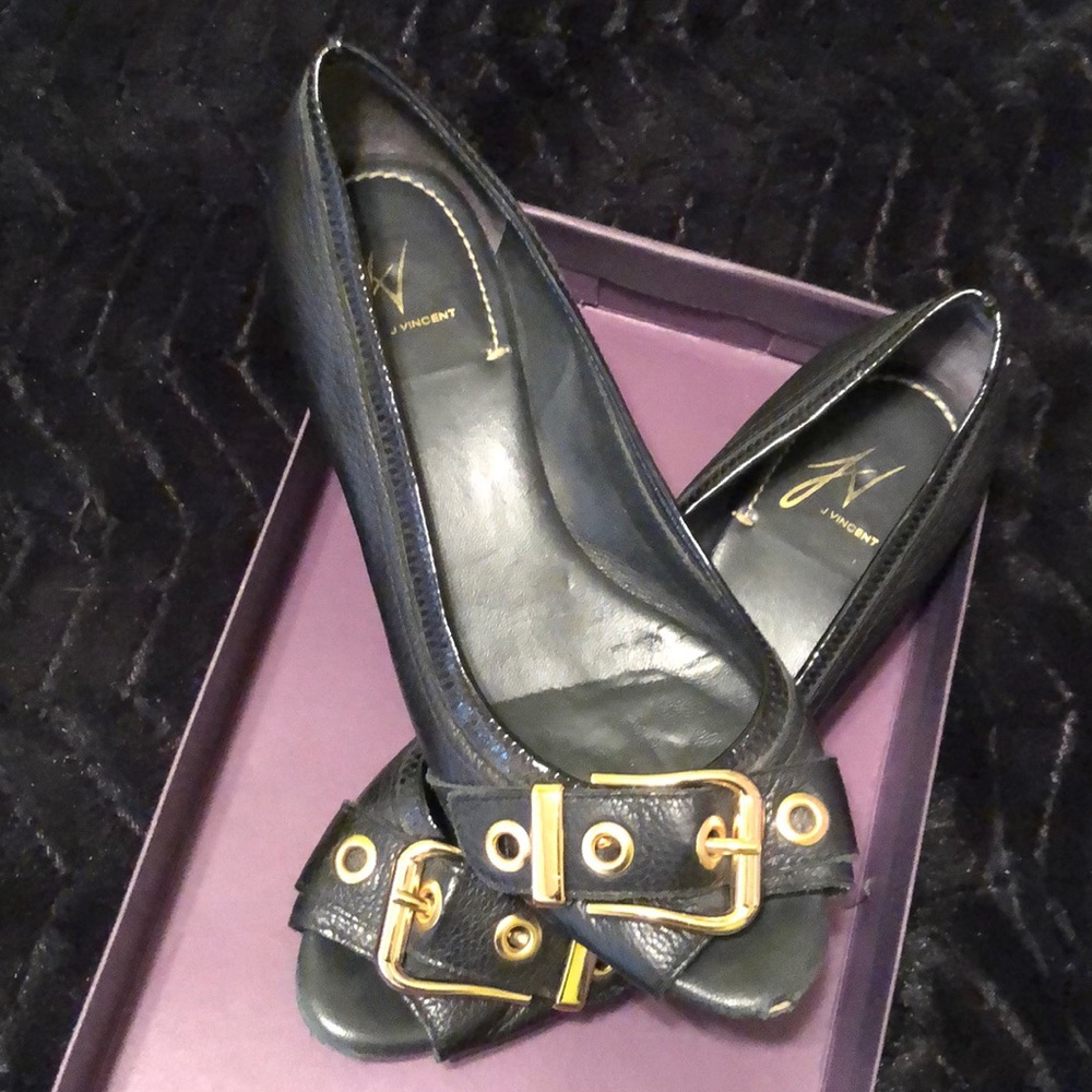 VINTAGE Gold Buckle Black Leather Flats
